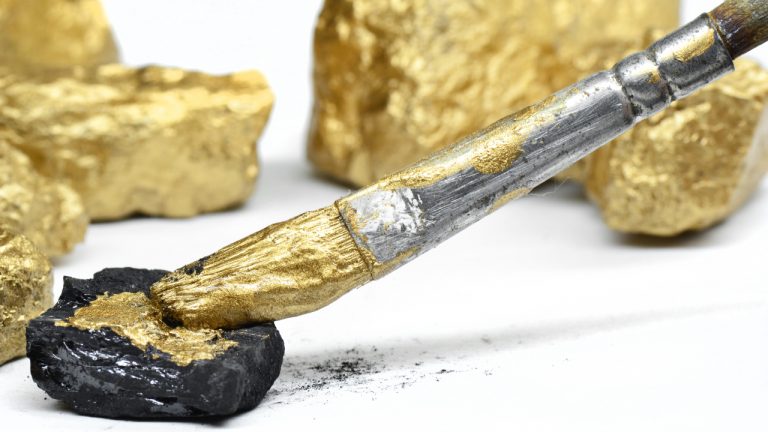 Compañía que cotiza en Nasdaq demandada por respaldar préstamos de $ 2 mil millones con 83 toneladas de oro falso